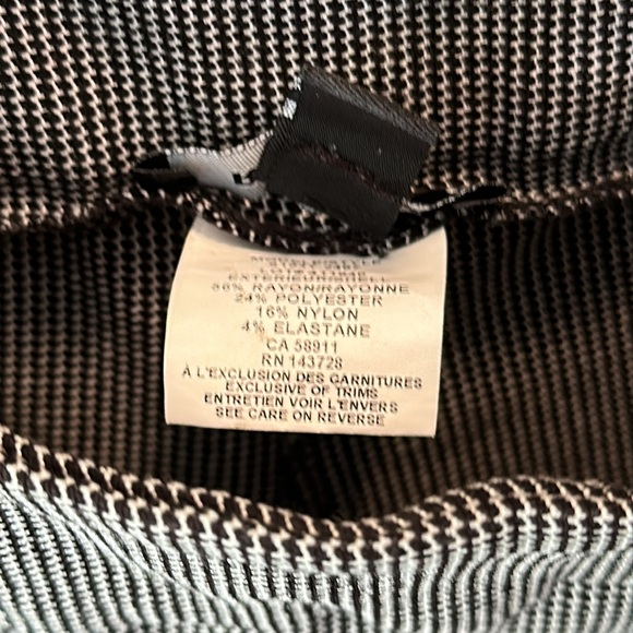 Tribal Black and White Patterned Capri Pants size 6 - Picture 6 of 7